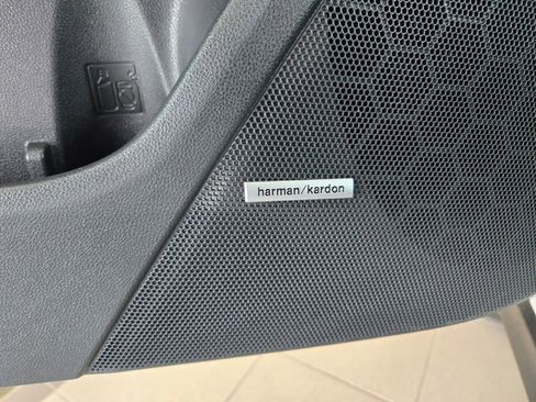 Used 2024 Subaru Crosstrek 2.5i Limited w/ Crosstrek Mirror Package image 21