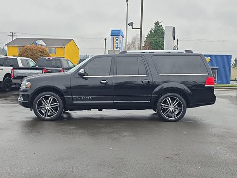Used 2016 Lincoln Navigator L Select image 6