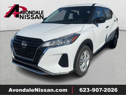 Used 2023 Nissan Kicks S image 1
