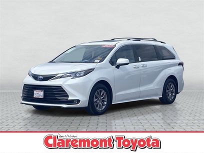 Used 2025 Toyota Sienna XLE