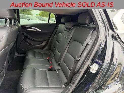 Used 2017 INFINITI QX30 Premium w/ Navigation Package image 24