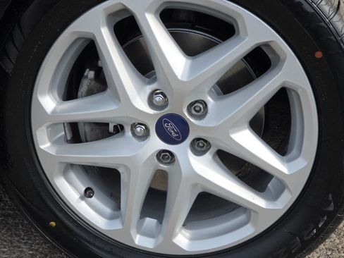 Used 2016 Ford Fusion SE FWD image 6