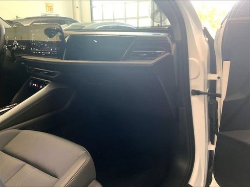 Certified 2025 Audi Q5 Premium w/ Convenience Package AWD/4WD image 21