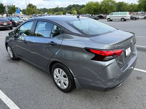 Used 2022 Nissan Versa S FWD image 7