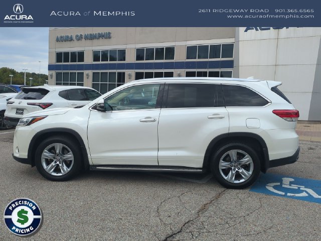 Used 2017 Toyota Highlander Limited FWD image 3