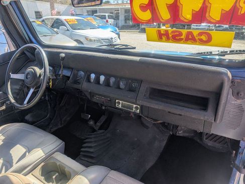 Used 1994 Jeep Wrangler S image 13