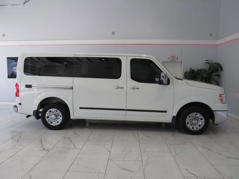 Used 2017 Nissan NV 3500 SV w/ SV Technology Package image 3