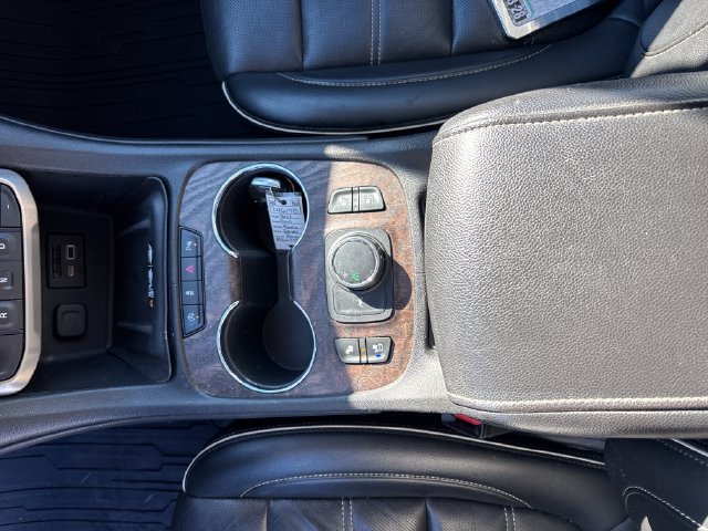 Used 2021 GMC Acadia Denali w/ Denali Technology Package FWD image 16