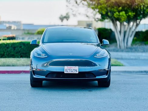 Used 2022 Tesla Model Y Long Range AWD/4WD image 3