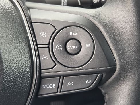 Used 2026 Toyota Corolla Cross LE FWD image 23