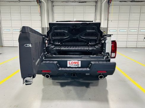 New 2026 Honda Ridgeline Black Edition image 13