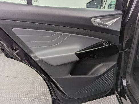 Used 2023 Volkswagen ID.4 Pro S RWD image 16