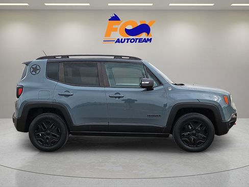 Used 2017 Jeep Renegade Trailhawk AWD/4WD image 5