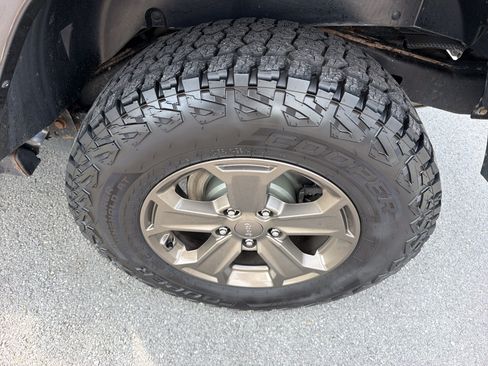 Used 2018 Jeep Wrangler Unlimited Sport AWD/4WD image 14