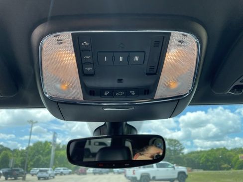Used 2022 Jeep Grand Cherokee Limited AWD/4WD image 27