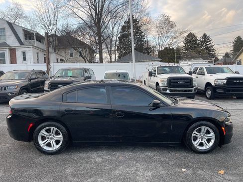 Used 2018 Dodge Charger SXT image 7