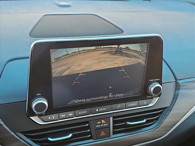 Used 2025 Nissan Altima 2.5 SV FWD image 13