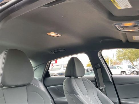 Used 2023 Hyundai Elantra SEL w/ Cargo Package image 13