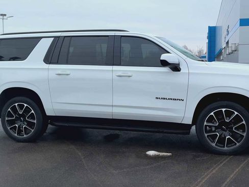 Used 2023 Chevrolet Suburban RST image 9