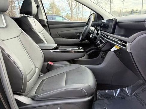 Used 2025 Hyundai Tucson Limited image 18