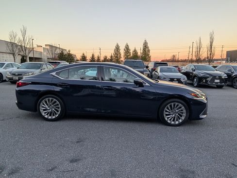 Certified 2019 Lexus ES 350 w/ Accessory Package image 2