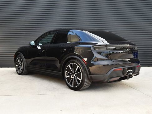 Certified 2025 Porsche Macan 4 Electric image 3