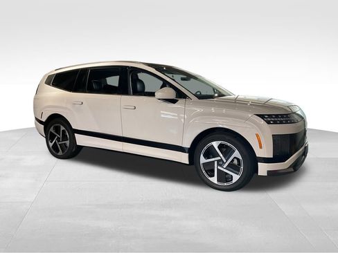 New 2026 Hyundai Ioniq 9 Calligraphy image 1