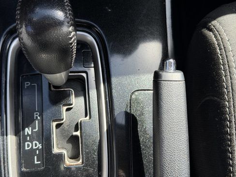 Used 2018 Mitsubishi Outlander LE image 17