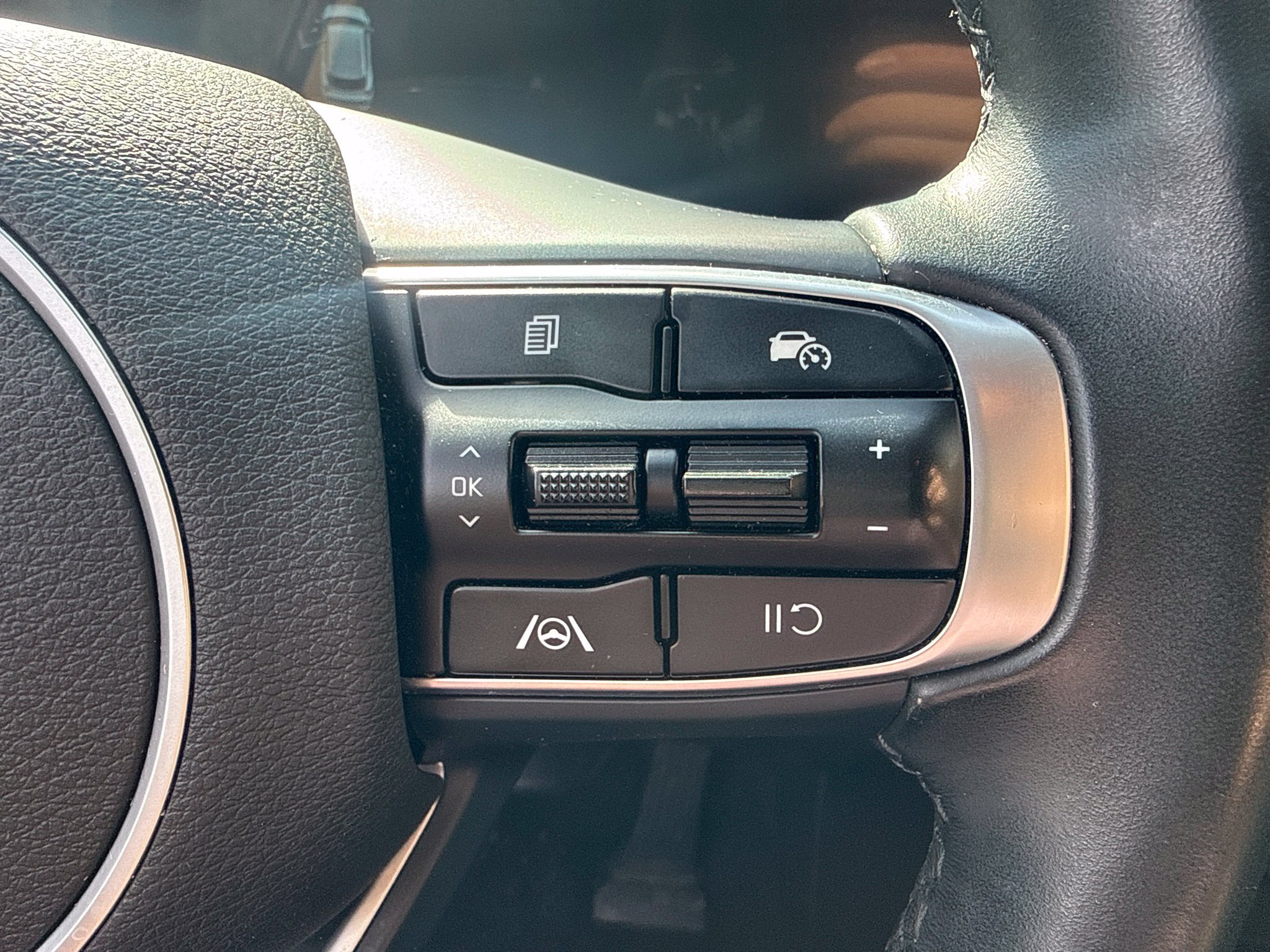 Used 2023 Kia Sportage EX AWD/4WD image 20