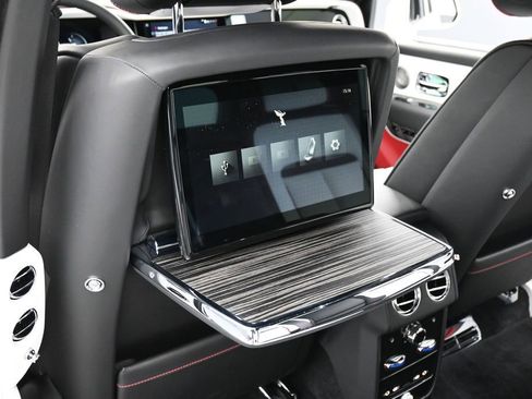 New 2026 Rolls-Royce Cullinan AWD/4WD image 26