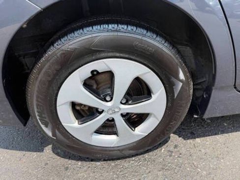 Used 2014 Toyota Prius Two FWD image 14