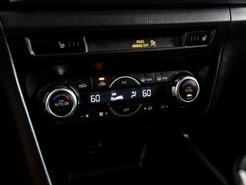 Used 2018 MAZDA MAZDA3 Touring FWD image 26