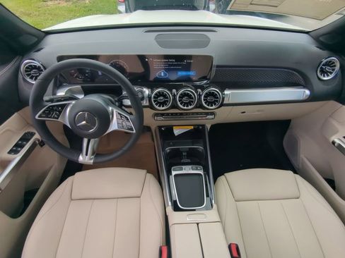 New 2025 Mercedes-Benz GLB 250 image 2
