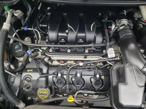 Used 2018 Ford Explorer XLT AWD/4WD image 30