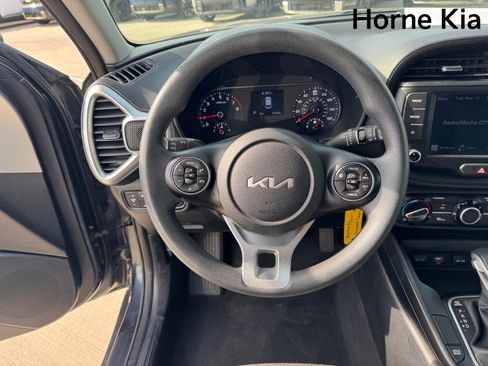 Certified 2022 Kia Soul LX w/ Technology Package image 15