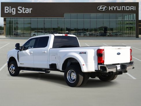 Used 2026 Ford F350 Lariat AWD/4WD image 3