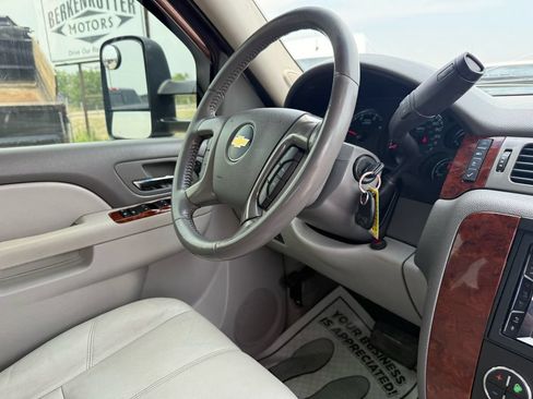 Used 2012 Chevrolet Silverado 3500 LTZ w/ LTZ Plus Package AWD/4WD image 17