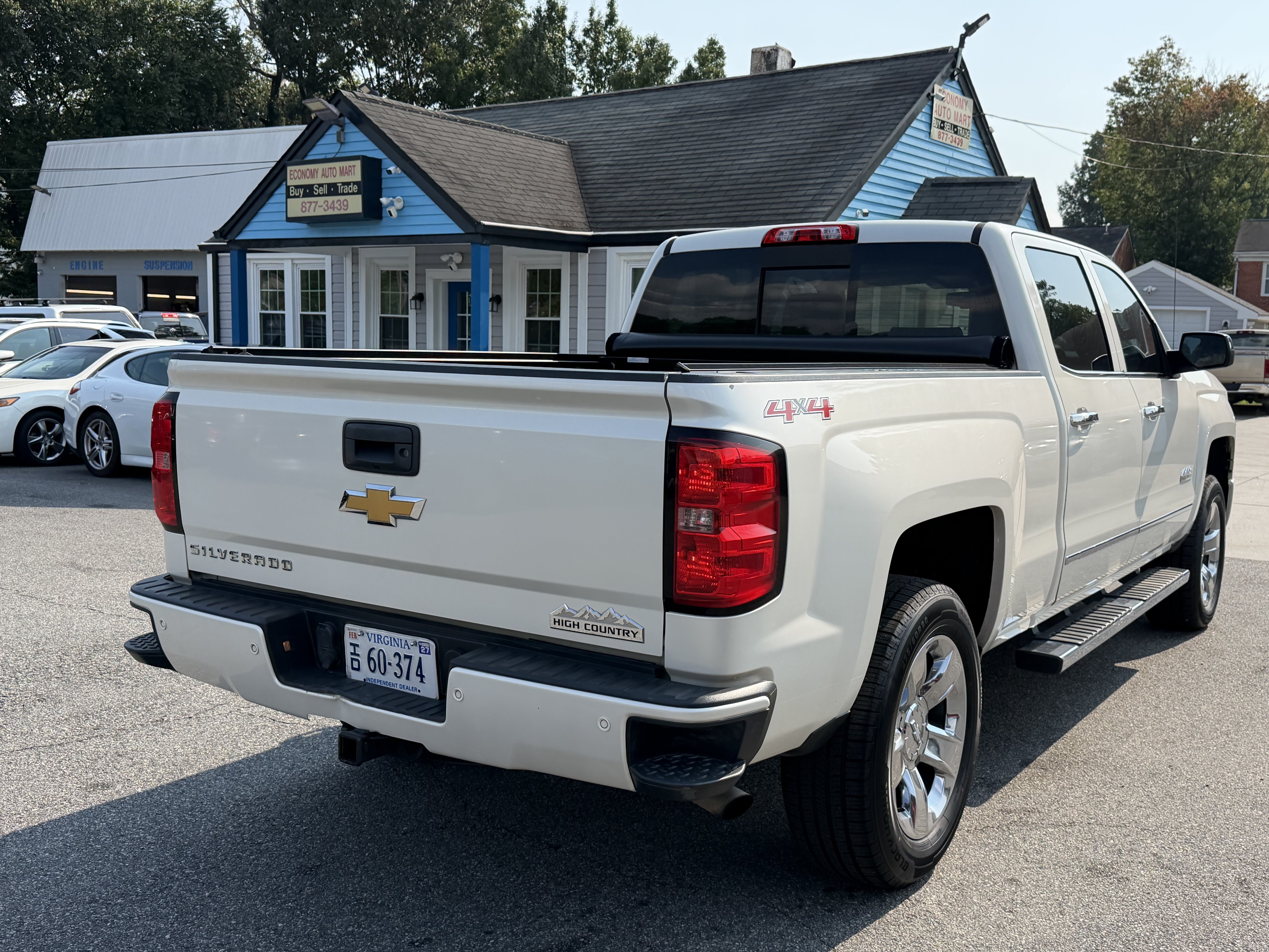 Used 2015 Chevrolet Silverado 1500 High Country w/ High Country Premium Package AWD/4WD image 5