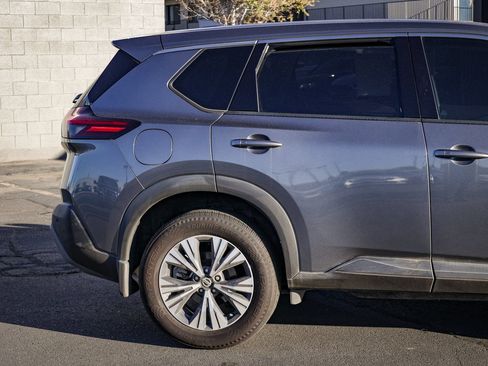 Used 2021 Nissan Rogue SV image 6