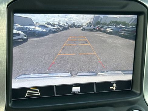 Used 2020 GMC Sierra 1500 Elevation w/ Elevation Value Package image 18