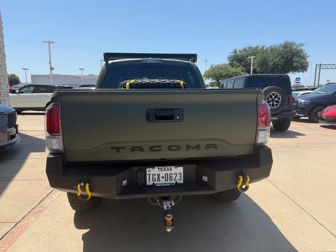 Used 2022 Toyota Tacoma TRD Sport AWD/4WD image 5