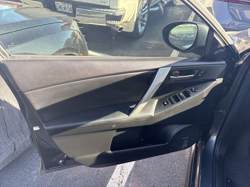 Used 2010 MAZDA MAZDA3 s Grand Touring image 8