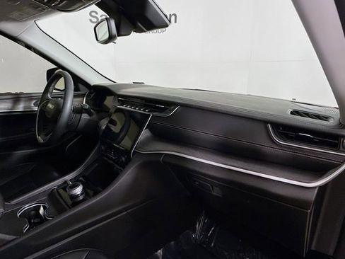 Used 2023 Jeep Grand Cherokee Limited w/ Trailer Tow Prep Group (B) image 31