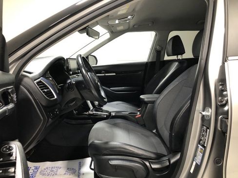 Used 2023 Kia Seltos S image 17