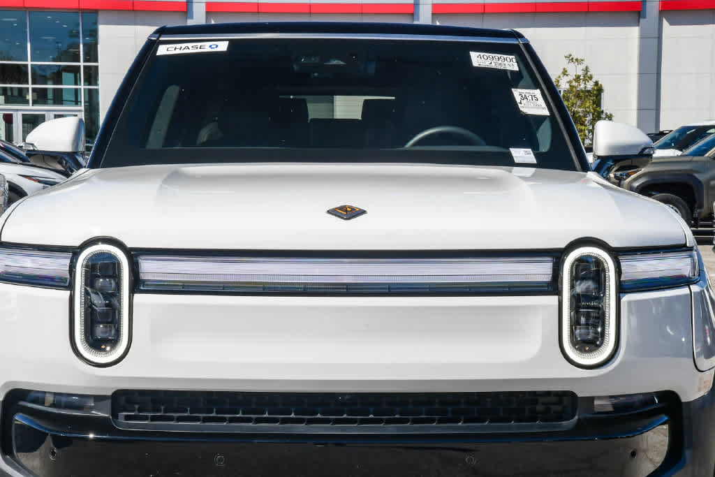 Used 2025 Rivian R1S Adventure Dual AWD/4WD image 5