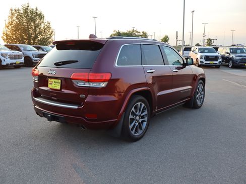 Used 2018 Jeep Grand Cherokee Overland AWD/4WD image 7