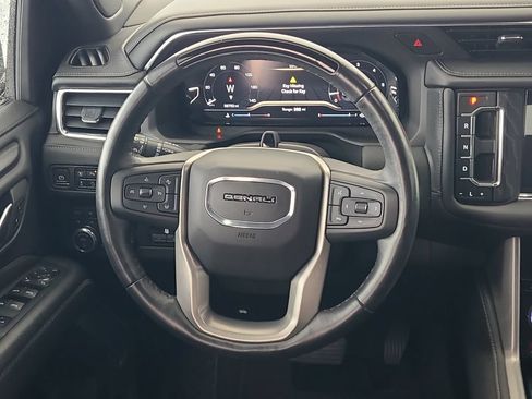 Used 2023 GMC Yukon XL Denali w/ Denali Reserve Package AWD/4WD image 12