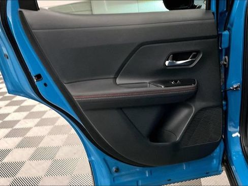 Used 2025 Nissan Kicks SR w/ SR Premium Package FWD image 23
