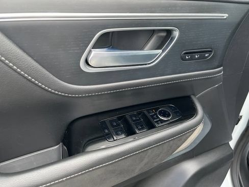 Used 2025 INFINITI QX80 Sensory AWD/4WD image 11