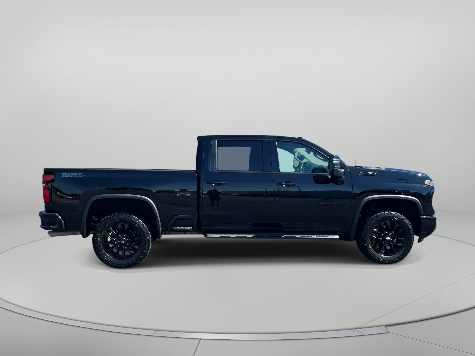 Used 2025 Chevrolet Silverado 2500 LTZ w/ LTZ Plus Package AWD/4WD image 2